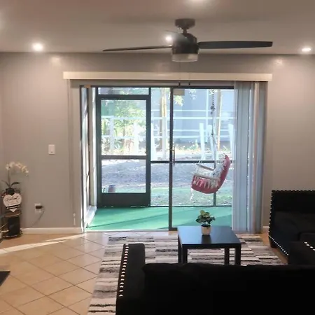 Cozy Condo For 6 Near Shands & Uf Campus